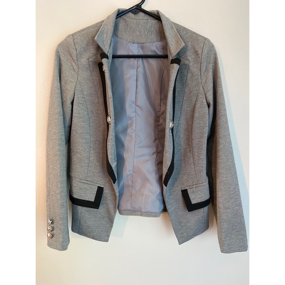 Blazer - Picture 2 of 7